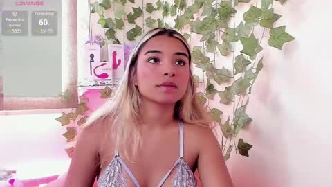 Snapshot of annebull_ chatting on 01-17-25, 05:19 Anne online show from 01-17-25, 05:19