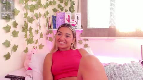 Snapshot of annebull_ chatting on 01-30-25, 08:21 Anne online show from 01-30-25, 08:21