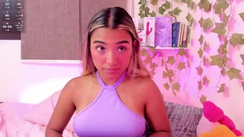 Snapshot of annebull_ chatting on 02-01-25, 01:02 Anne online show from 02-01-25, 01:02