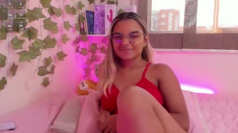 Snapshot of annebull_ chatting on 02-10-25, 10:09 Anne online show from 02-10-25, 10:09