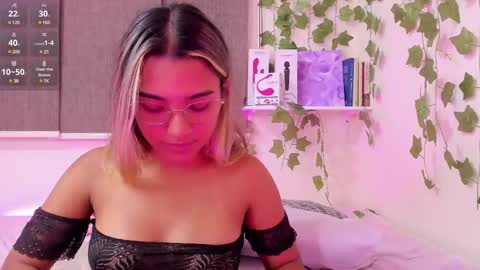 Snapshot of annebull_ chatting on 02-19-25, 12:03 Anne online show from 02-19-25, 12:03