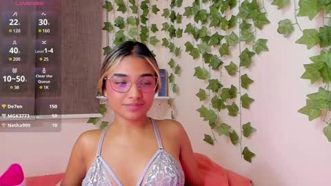 Snapshot of annebull_ chatting on 03-07-25, 11:38 Anne online show from 03-07-25, 11:38