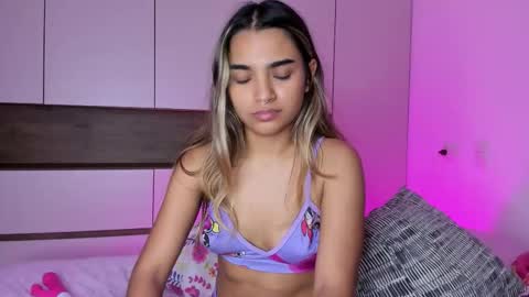 Snapshot of annebull_ chatting on 09-10-25, 11:32 Anne online show from 09-10-25, 11:32