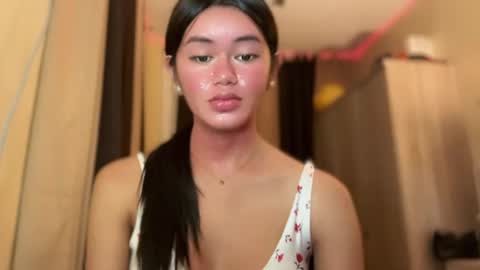 Snapshot of annedee_ chatting on 12-11-24, 08:28 Kim online show from 12-11-24, 08:28