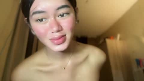 Snapshot of annedee_ chatting on 12-16-24, 06:27 Kim online show from 12-16-24, 06:27