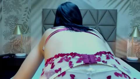 Snapshot of annedixie chatting on 02-25-26, 03:05 Anne online show from 02-25-26, 03:05