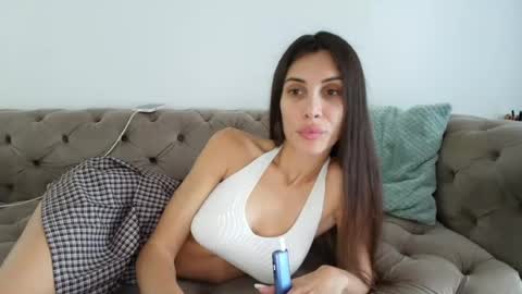 Snapshot of annehotxxx chatting on 08-07-26, 07:54 AnneHotxxx online show from 08-07-26, 07:54