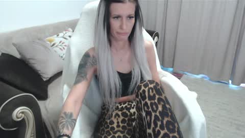 Snapshot of annemoon1 chatting on 04-23-26, 06:25 Anna online show from 04-23-26, 06:25