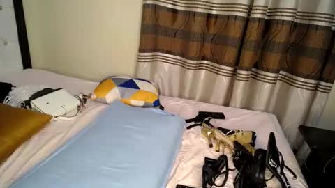 annepriscilal online show from 09-18-25, 08:22