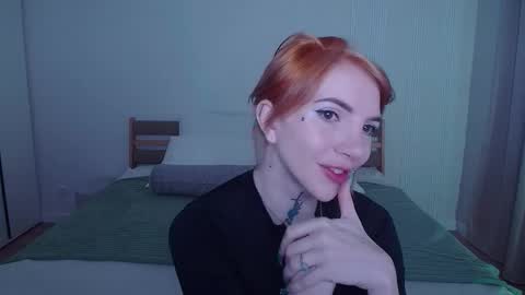 Snapshot of annetenet chatting on 04-16-26, 07:53 Annet online show from 04-16-26, 07:53
