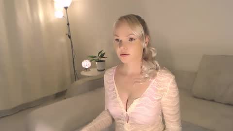 Annett online show from 09-14-25, 11:04