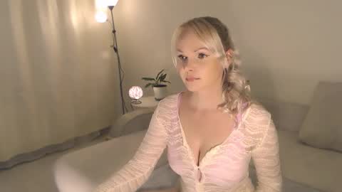 Annett online show from 09-17-25, 10:55