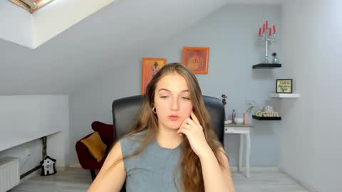 annewilsonn online show from 11-11-25, 12:05