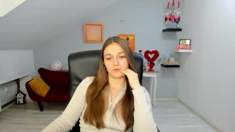 annewilsonn online show from 02-10-26, 12:31