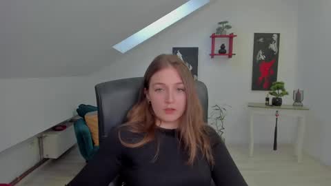 annewilsonn online show from 05-05-26, 04:53