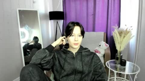 Anni online show from 03-26-26, 12:00