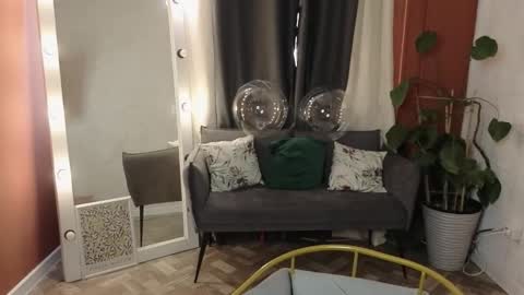 Anni online show from 03-28-26, 05:29