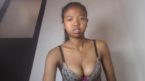 annica86 online show from 06-06-26, 04:39