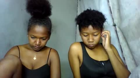 Snapshot of annick98 chatting on 02-09-26, 10:08 annick98 online show from 02-09-26, 10:08