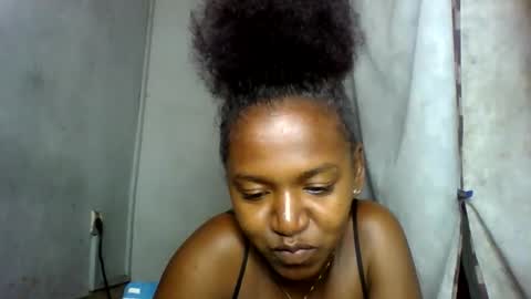 Snapshot of annick98 chatting on 02-17-26, 07:49 annick98 online show from 02-17-26, 07:49