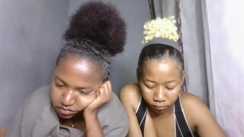 Snapshot of annick98 chatting on 02-21-26, 05:03 annick98 online show from 02-21-26, 05:03