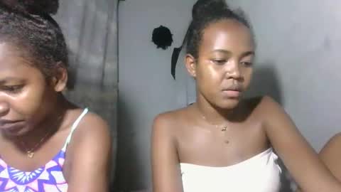 Snapshot of annick98 chatting on 03-05-26, 05:31 annick98 online show from 03-05-26, 05:31