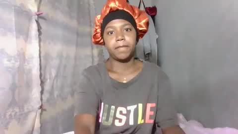 Snapshot of annick98 chatting on 03-09-26, 07:01 annick98 online show from 03-09-26, 07:01