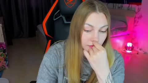 Annie online show from 05-24-26, 04:45