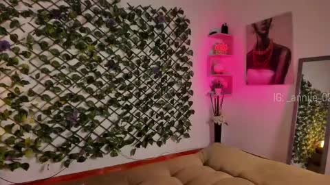 annie_barozzi online show from 01-11-25, 04:36