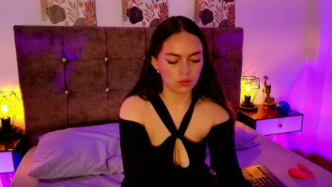 Snapshot of annie_bonnie_ chatting on 04-15-26, 11:39 Annie Bonnie online show from 04-15-26, 11:39