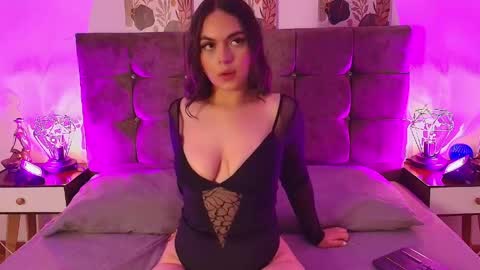 Snapshot of annie_bonnie_ chatting on 05-15-26, 11:39 Annie Bonnie online show from 05-15-26, 11:39