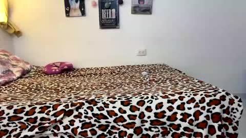 Annie  online show from 01-27-25, 07:35