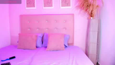 annie_dolce_ online show from 10-07-25, 09:23