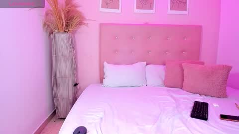 annie_dolce_ online show from 01-10-26, 02:46