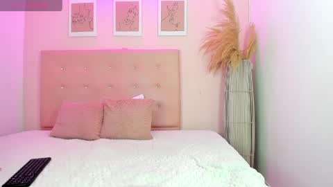 Snapshot of annie_dolce_ chatting on 06-03-26, 12:19 annie_dolce_ online show from 06-03-26, 12:19