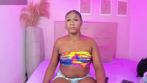 Snapshot of annie_dolce_ chatting on 06-25-26, 11:59 annie_dolce_ online show from 06-25-26, 11:59