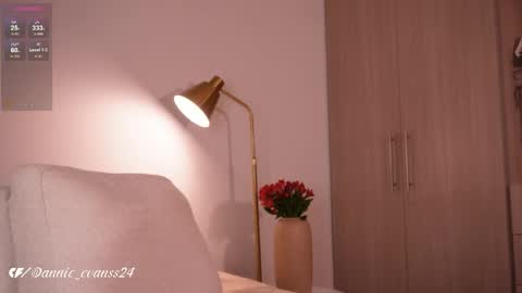 Snapshot of annie_evans24 chatting on 04-12-26, 11:32 Annie Evans online show from 04-12-26, 11:32
