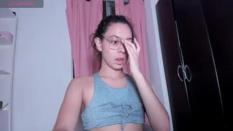 annie_rosse1017 online show from 05-22-26, 03:02