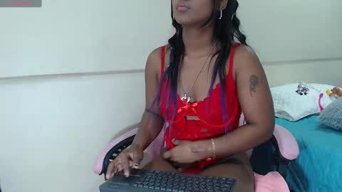 Snapshot of annie_scott_ chatting on 01-12-25, 12:12 annie_scott_ online show from 01-12-25, 12:12