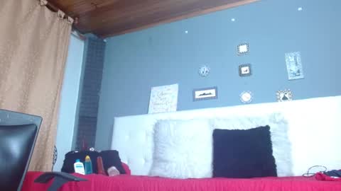 Snapshot of annie_scott_ chatting on 02-28-25, 11:23 annie_scott_ online show from 02-28-25, 11:23