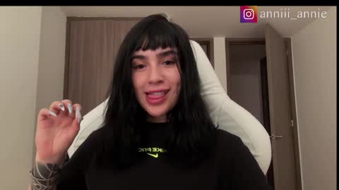 Snapshot of annie_snow_ chatting on 01-09-26, 10:11 JEANNE no olvides seguirme dont forget follow me uu online show from 01-09-26, 10:11