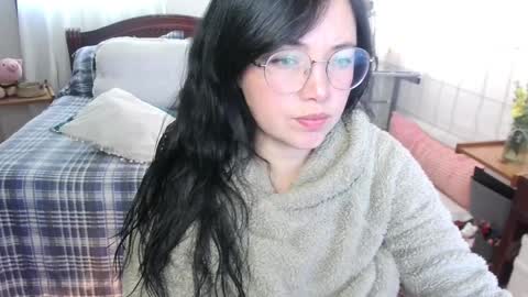 Snapshot of annie_swan_18 chatting on 01-15-25, 04:11 LAURA - A n n i e S w a n online show from 01-15-25, 04:11
