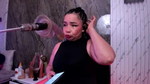 annie_wigg_ online show from 01-15-26, 03:11