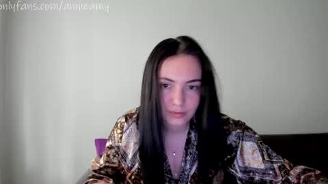 Annie online show from 04-15-26, 01:40