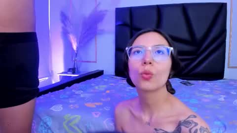 Annie And Leandro online show from 12-19-25, 07:54