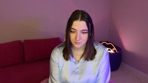 Snapshot of anniedodge chatting on 10-14-25, 01:06 Annie online show from 10-14-25, 01:06