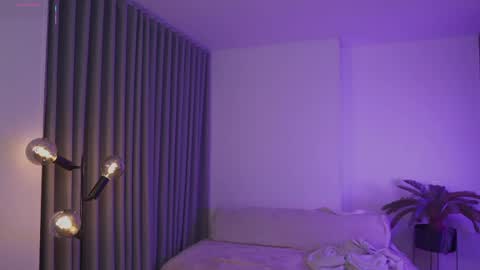 Annie FREE TRIAL IN BIO online show from 05-11-26, 10:29