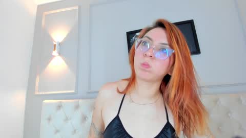 Snapshot of anniemartinezz chatting on 12-23-24, 04:39 Annie online show from 12-23-24, 04:39