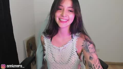 Annie online show from 01-24-25, 02:39