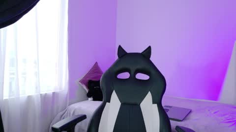 Annie online show from 03-30-26, 10:33